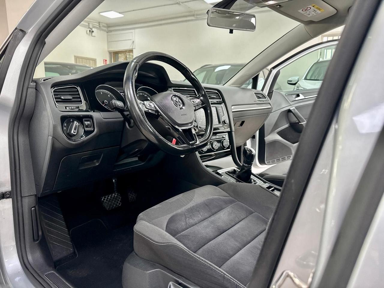 Volkswagen Golf 1.6 TDI 110CV DSG 5p. Highline 2017