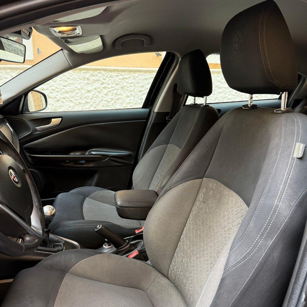 Alfa Romeo Giulietta 1.6 JTDm-2 105 CV Distinctive