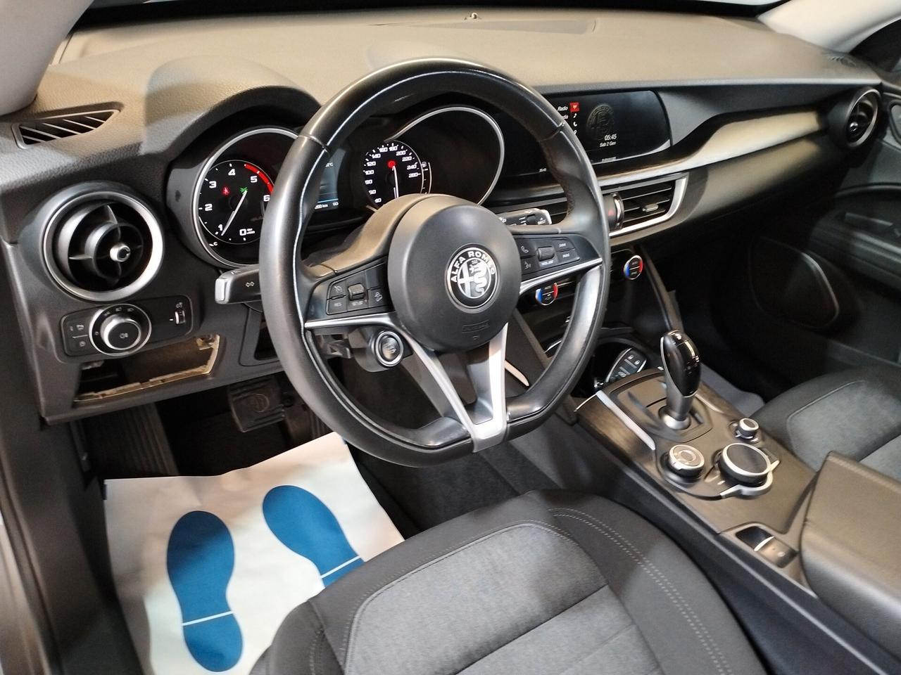 Alfa Romeo Stelvio 2.2 t Business Q4 180cv auto