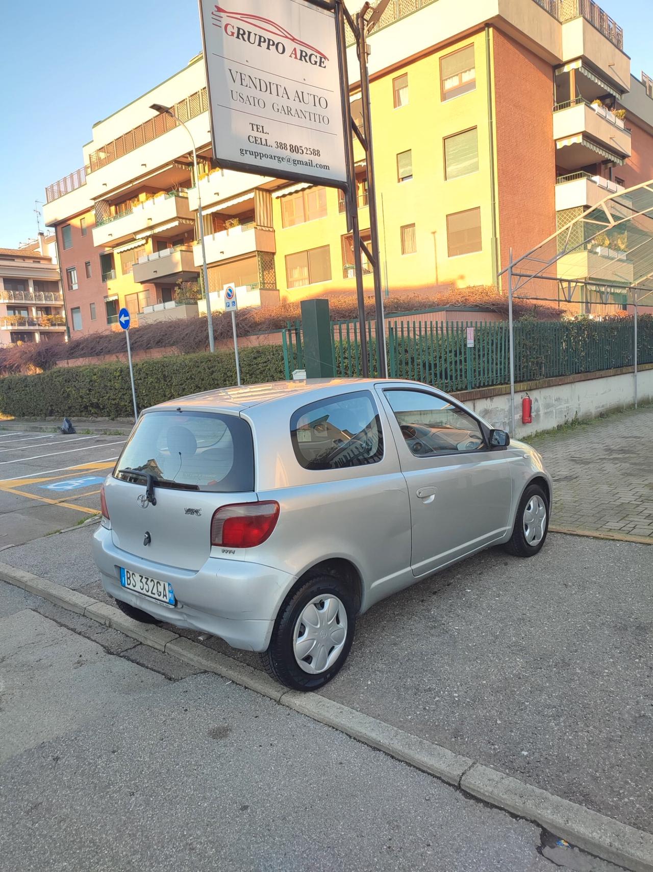 Toyota Yaris 1.0i 16V cat 3 porte