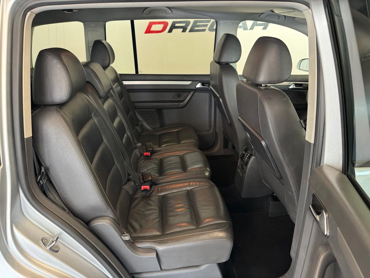 Volkswagen Touran 2.0 TDI DPF Highline 7 POSTI BEN TENUTO