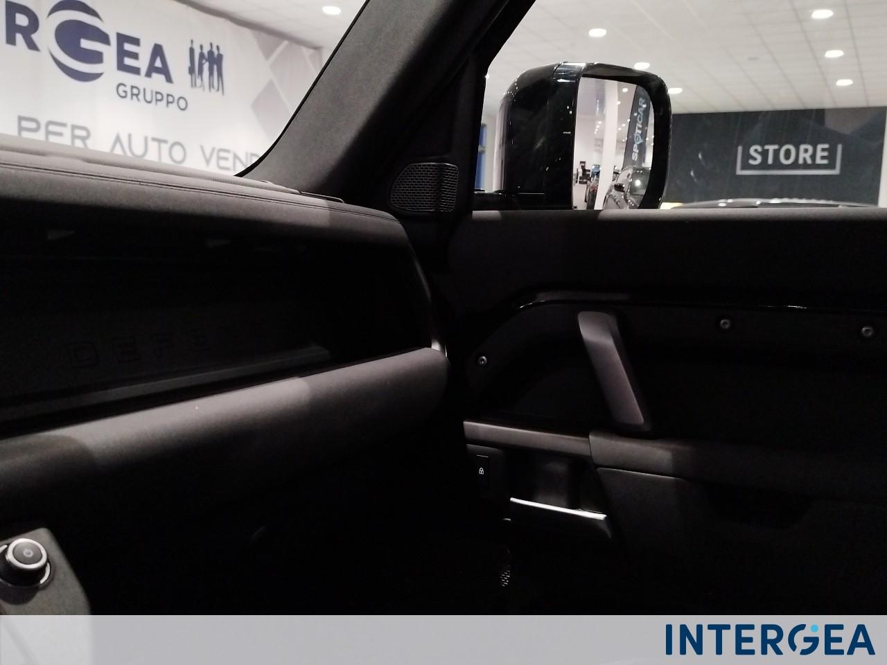 LAND ROVER Defender 110 3.0d i6 mhev X-Dynamic SE awd 20