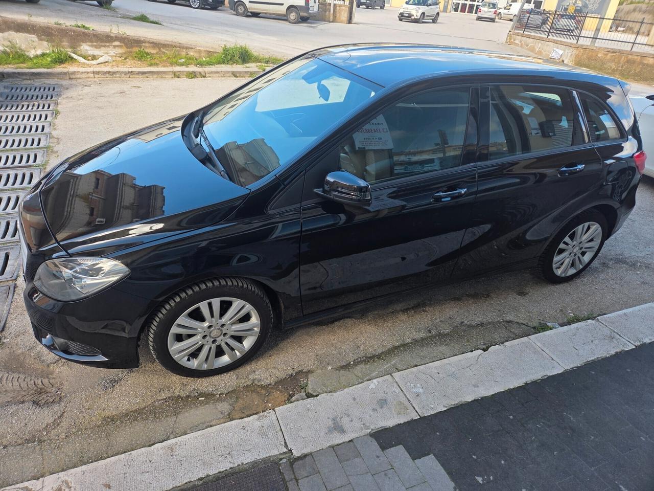 MERCEDES B180 ANNO 2014 1.5 110 CV KM CERTIFICATI