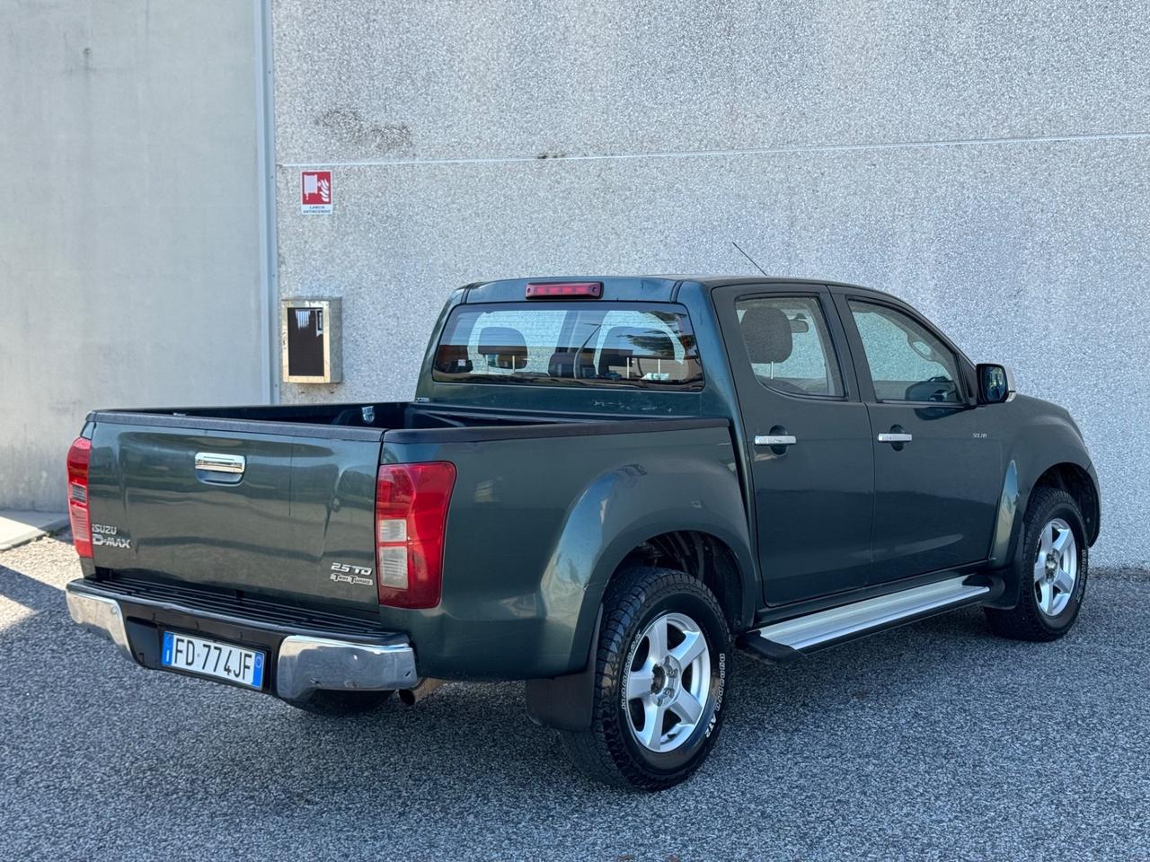 Isuzu D-Max 2.5Td 163cv Aut. Solar 4WD