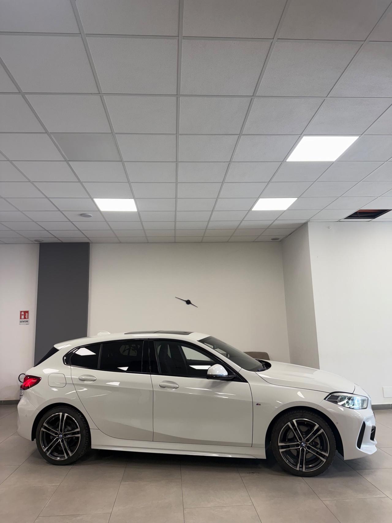 Bmw 116 116d 5p. Msport