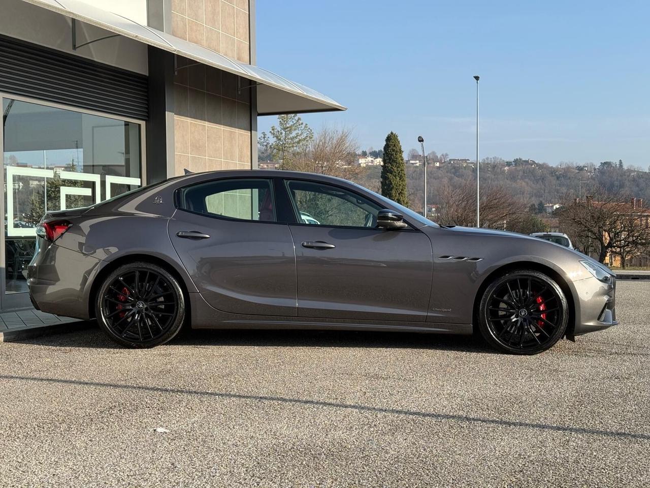 Maserati Ghibli V6 430 CV Q4 Gransport