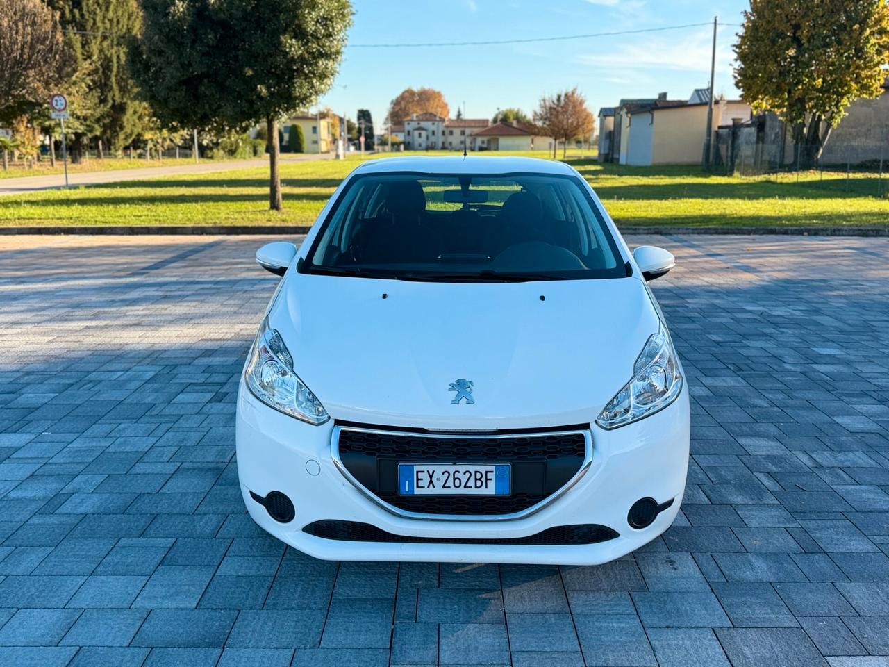Peugeot 208 1.4 HDi 68 CV 5 porte Allure (NEOPATENTATI)