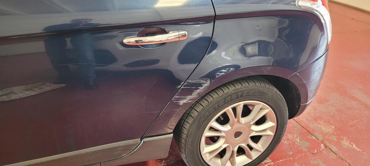 Lancia Delta 1.9 MJT Twinturbo DPF Oro