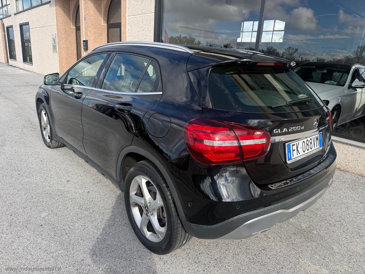 MERCEDES-BENZ GLA 200 d Automatic 4Matic Sport LED CAMERA NAVI
