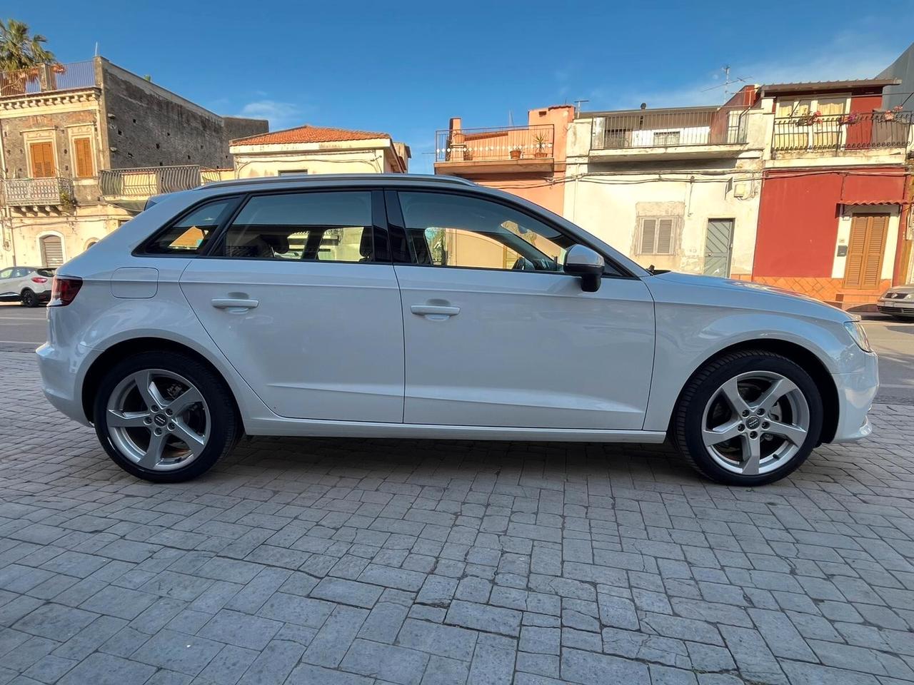 Audi A3 1.6 TDI clean diesel S tronic Ambiente