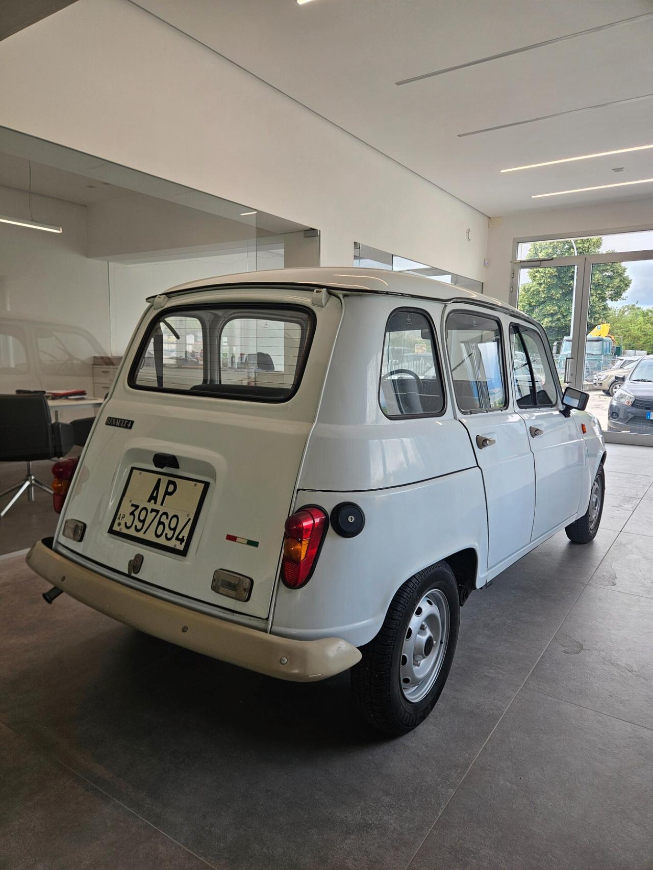 Renault R 4 950