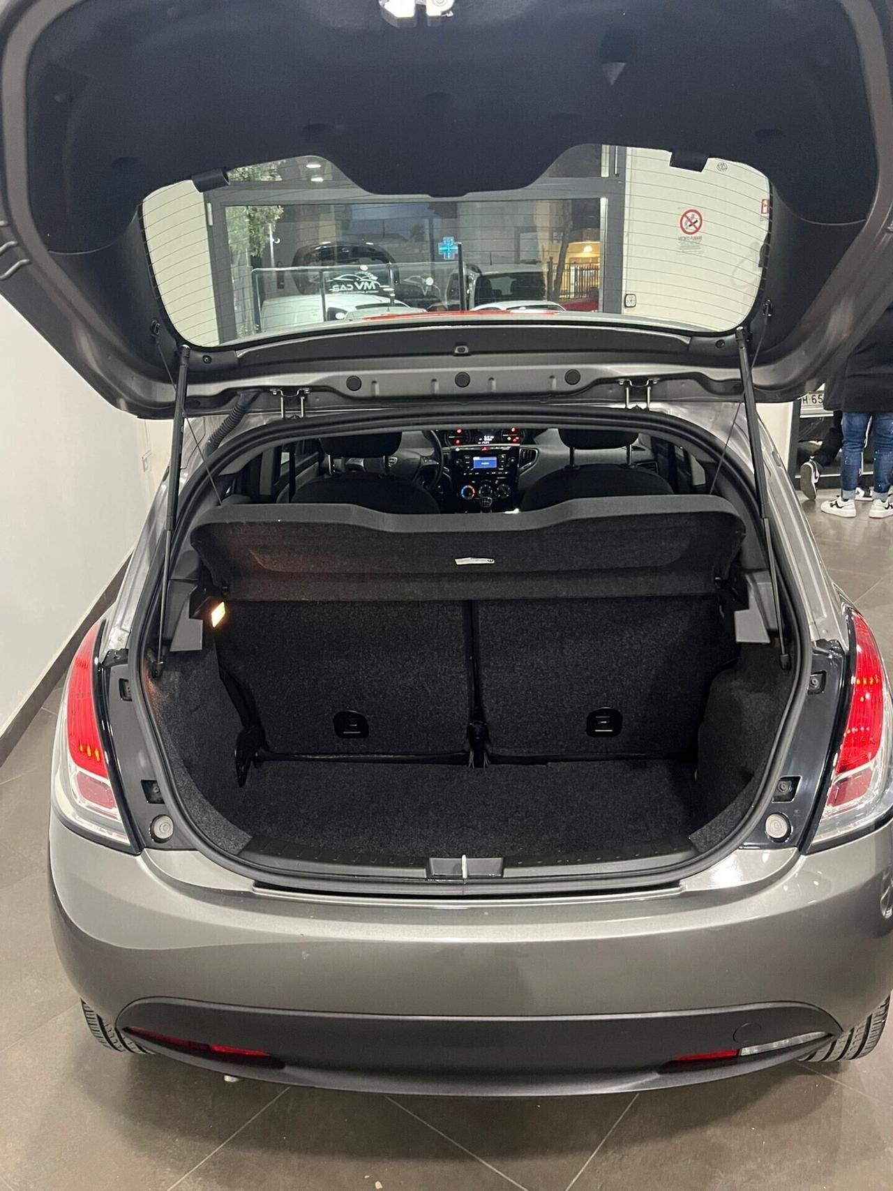 Lancia Ypsilon 1.0 5 porte S&S Benzina Hybrid Ecochic Gold
