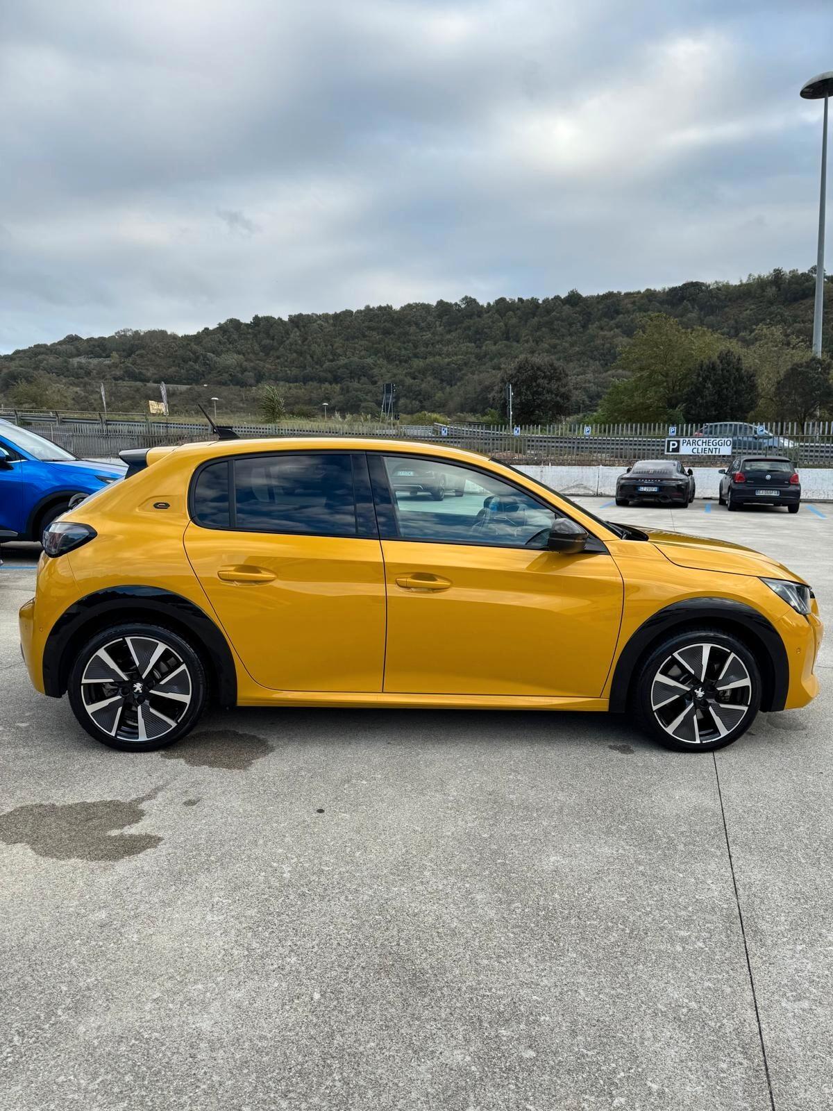 Peugeot 208 motore elettrico 136 CV 5 porte GT