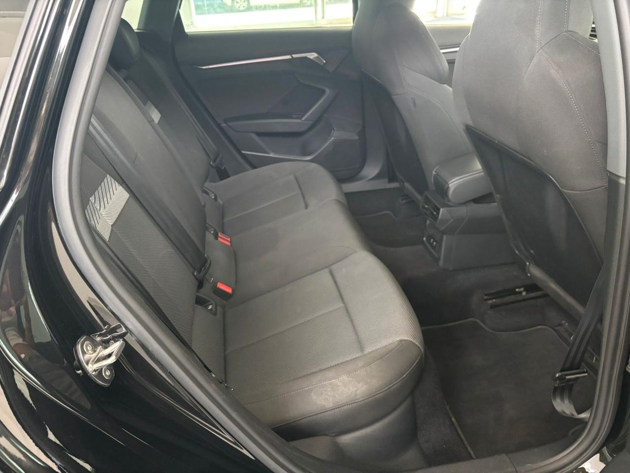 Audi A3 Sedan 35 TDI S tronic line edition