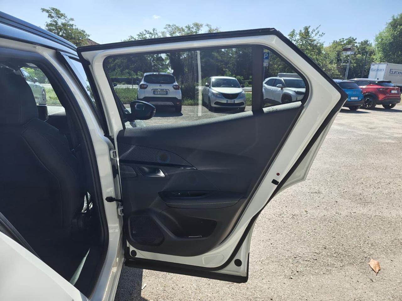 Peugeot 2008 GT Line 1.5 Blue HDI 130 #11855