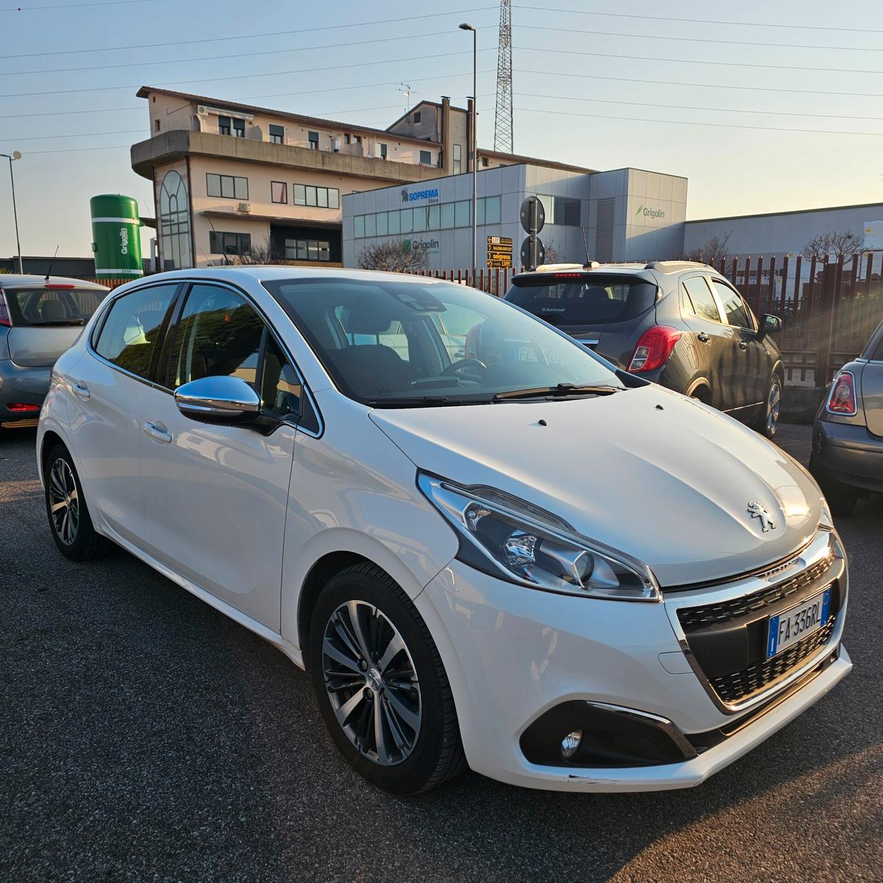 Peugeot 208 PureTech 82 5 porte Allure