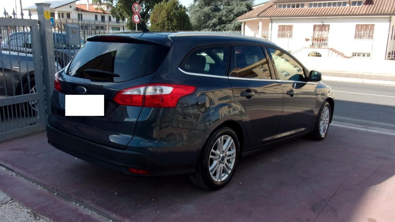 Ford Focus 1.6 120 CV GPL SW Titanium