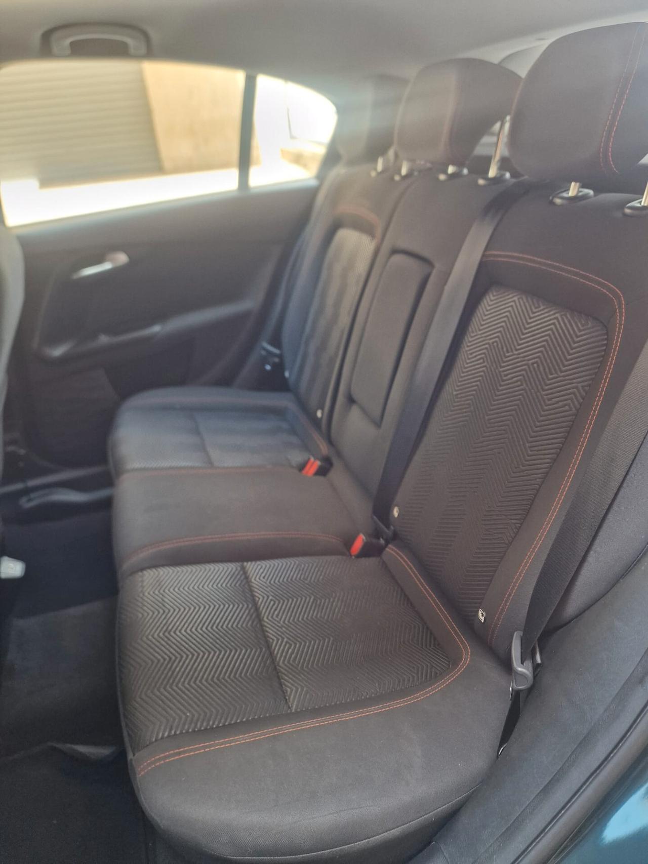Fiat Tipo cross 1.6 Mjt S&S SW Garmin