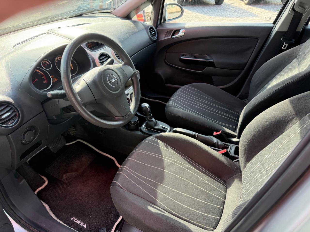 Opel Corsa 1.4 BENZINA CAMBIO AUTOMATICO