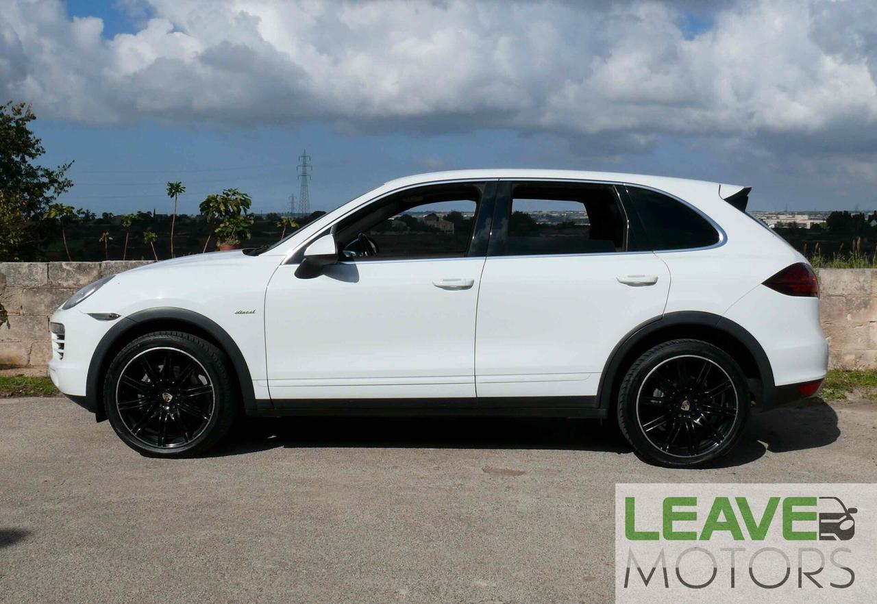 Porsche Cayenne 3.0 Diesel (M1401)