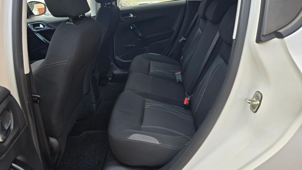 Peugeot 208 1.2 VTi 82 CV 5 porte Allure