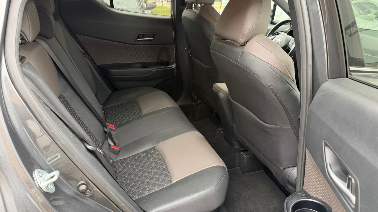 Toyota C-HR 1.8 Hybrid E-CVT Lounge