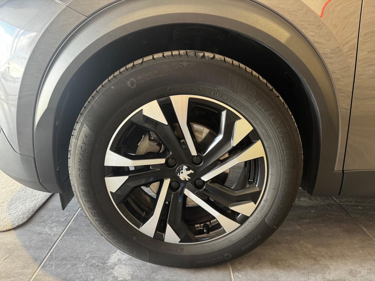 Peugeot 2008 PureTech 100 S&S Allure Navi Pack