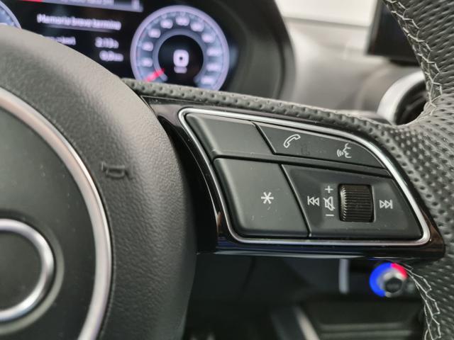 AUDI Q2 40 TFSI quattro S tronic SLINE Identity Black