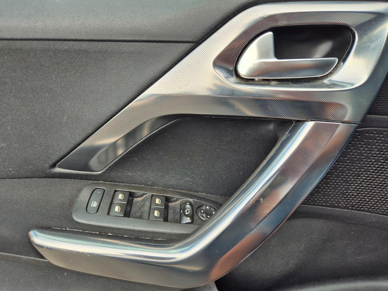 Peugeot 2008 BlueHDi 100 Allure