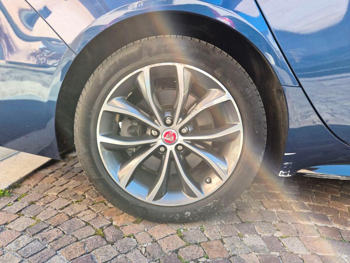 Jaguar XF II Berlina 2021 2.0d i4 mhev R-Dyn.HSE rwd 204cv auto