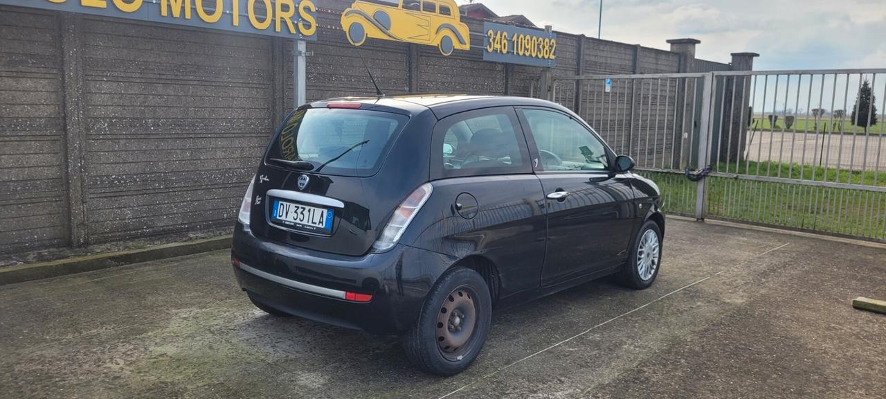 Lancia Ypsilon NEOPATENTATA 1.2 Argento