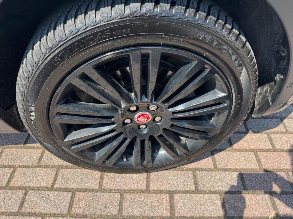 Jaguar E-Pace 2.0D 150Cv R-dynamic AWD Auto - Tetto/Navi/Pelle