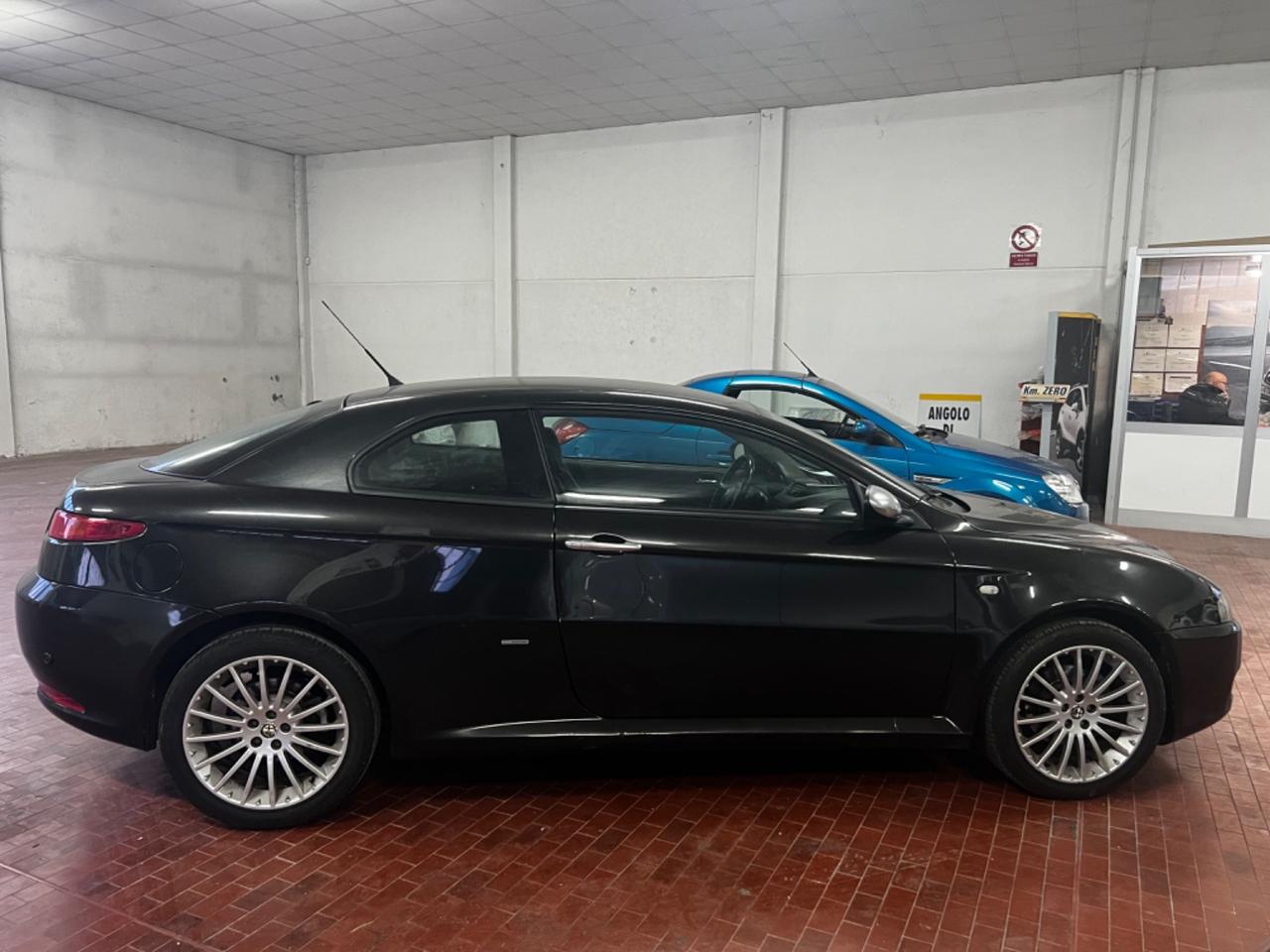 Alfa Romeo GT 1.9 JTDM 16V Distinctive