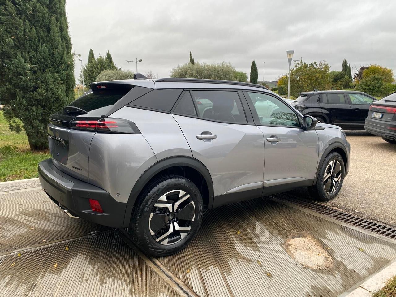 Peugeot 2008 Hybrid 145 e-DCS6 Allure