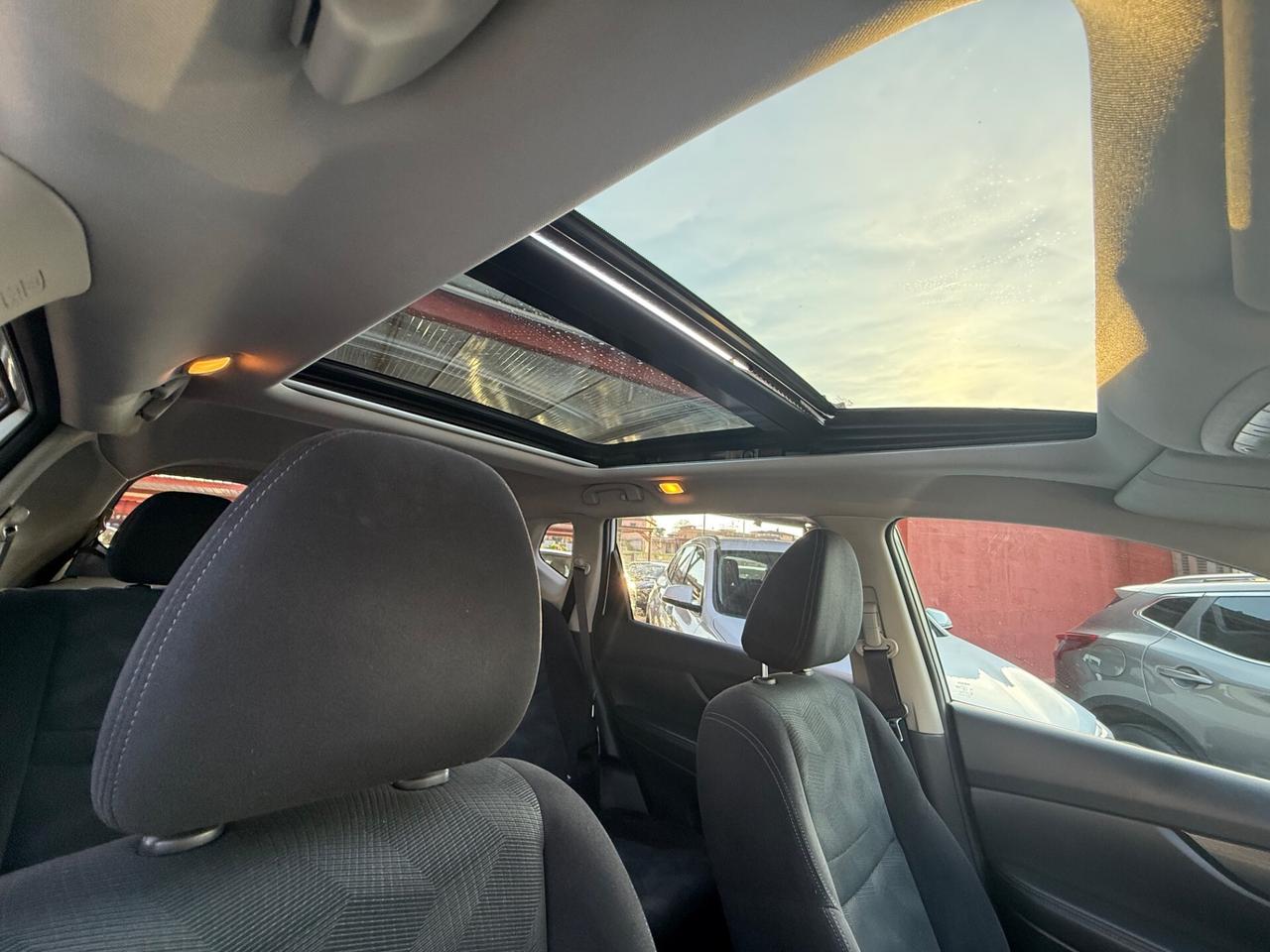 X-Trail 1.6 dCi 2WD Tekna-80 mila km -7 posti-rate