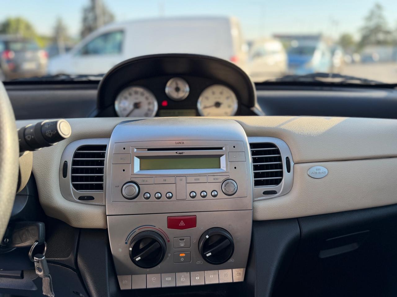 Lancia Ypsilon 1.2 Platino Bicolore