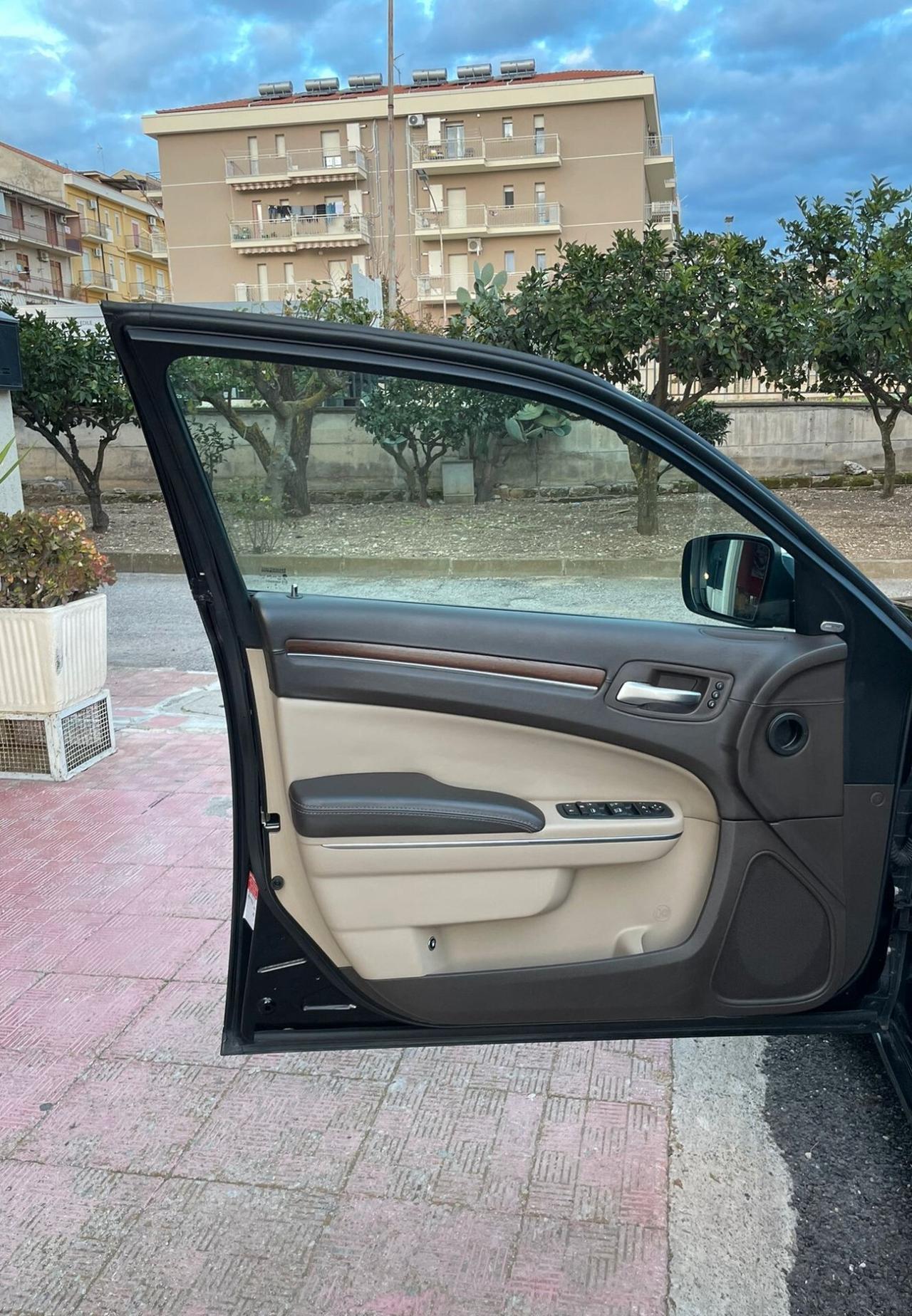 Lancia Thema 3.0 V6 Multijet 239 CV EXECUTIVE