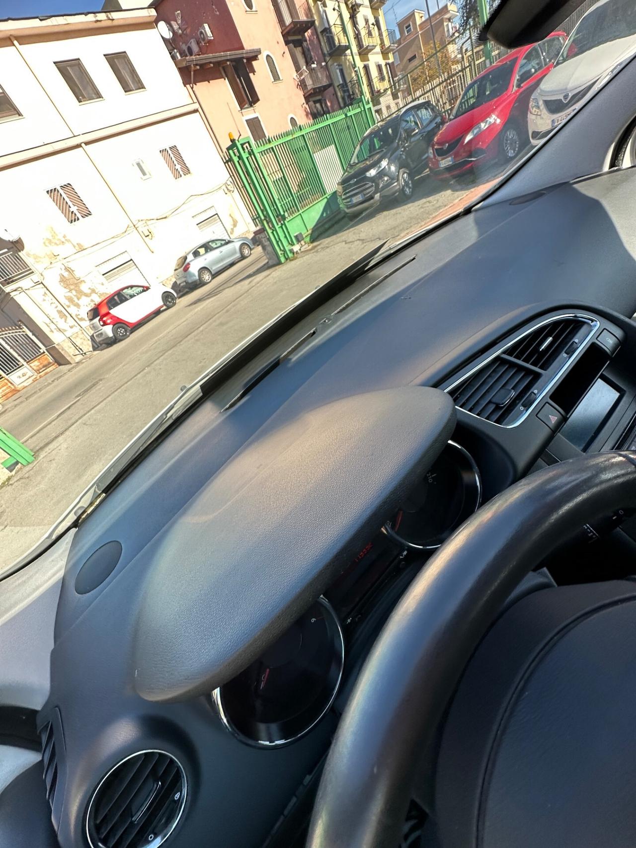 Peugeot 3008 1.6 HDi 115CV Business