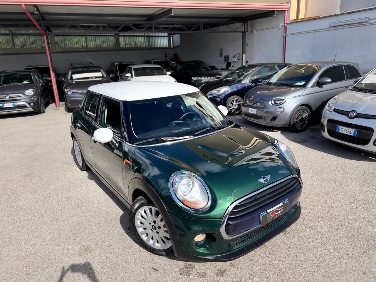 Mini 1.5 Cooper D 5 porte CAMBIO AUTOMATICO