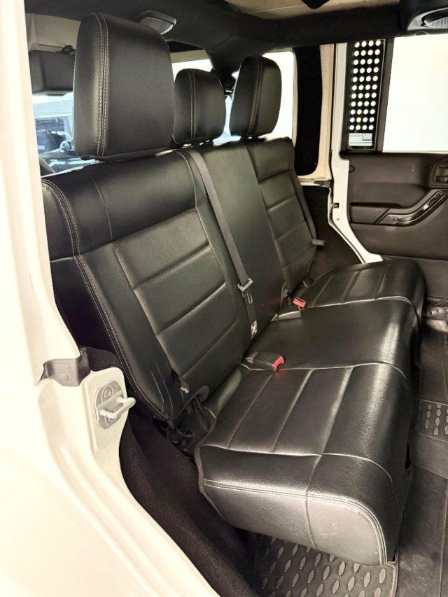 JEEP Wrangler Unlimited 2.8 CRD DPF Sahara Auto