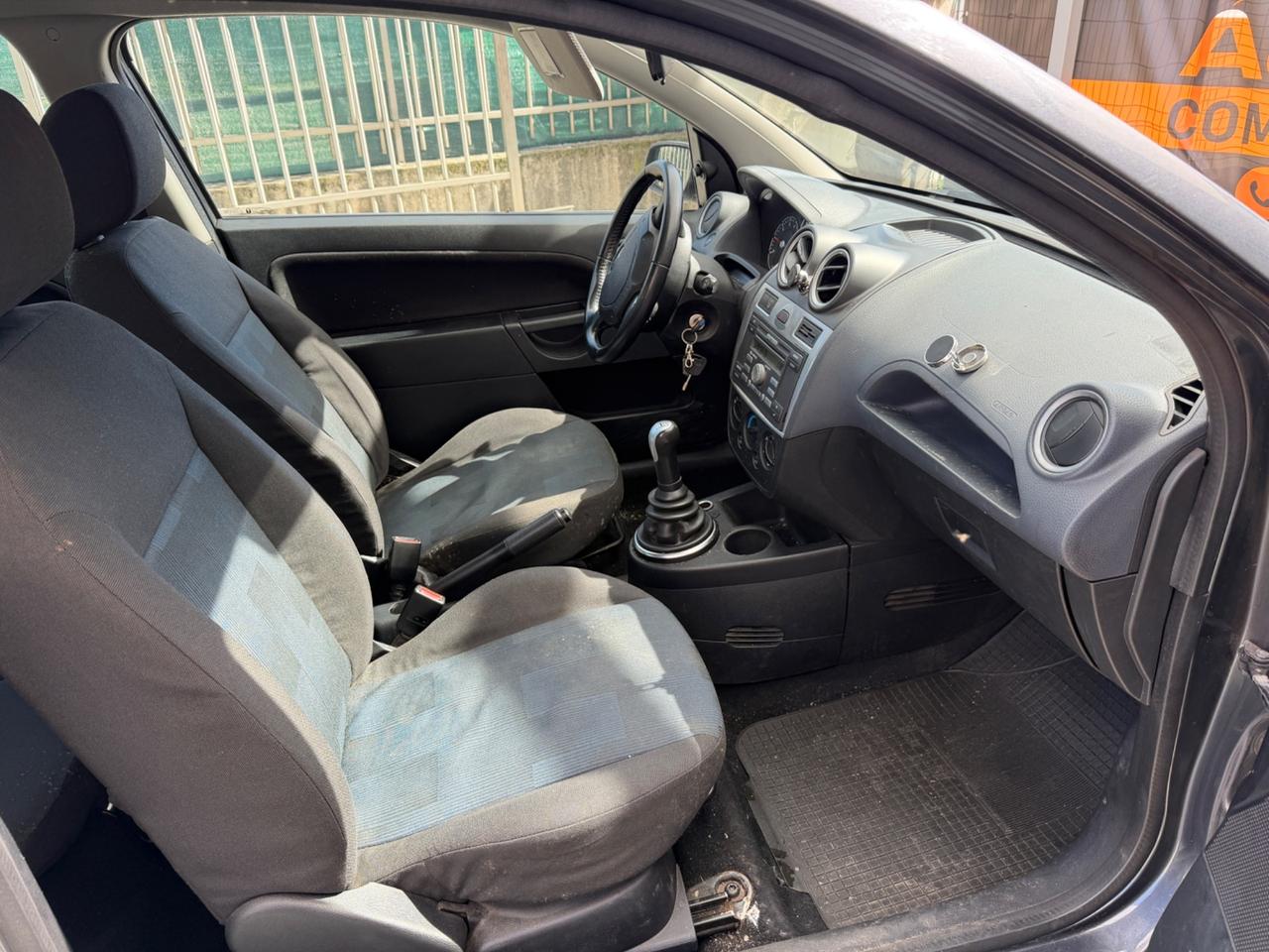 FORD FIESTA 1.4 BENZINA EURO4 80.000KM COMERCIANTI