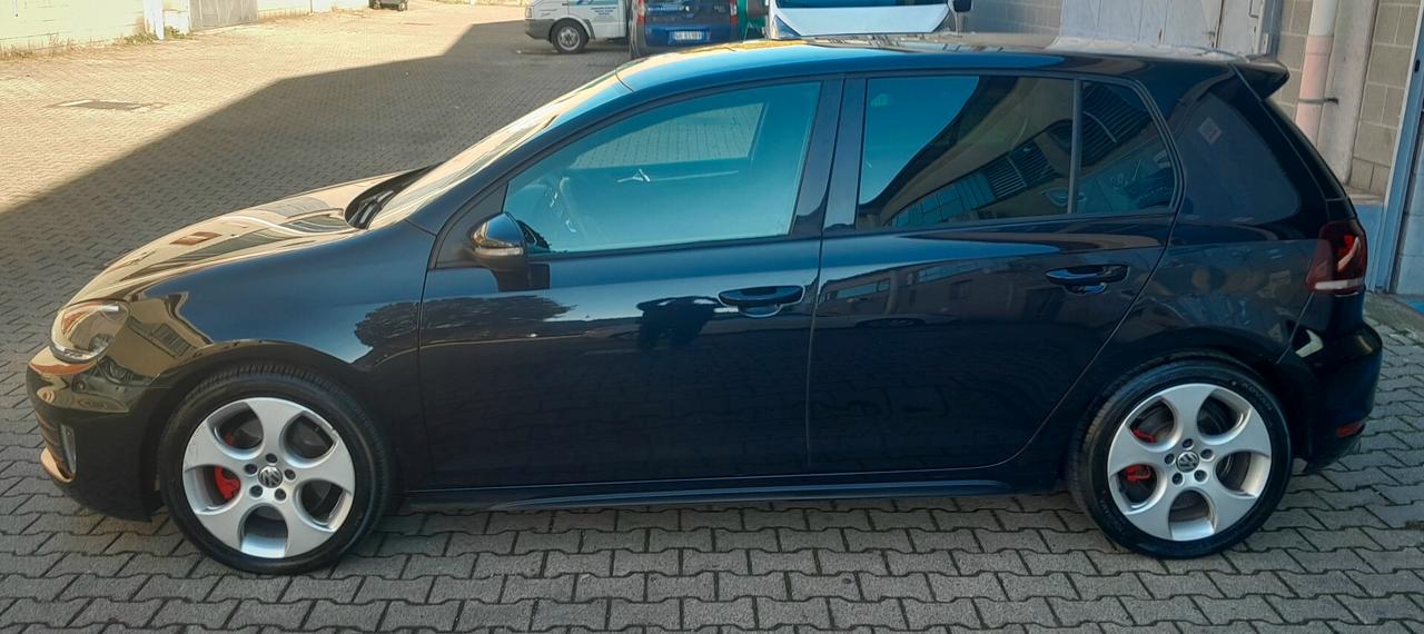 Volkswagen Golf GTI 2.0 TSI 5p.
