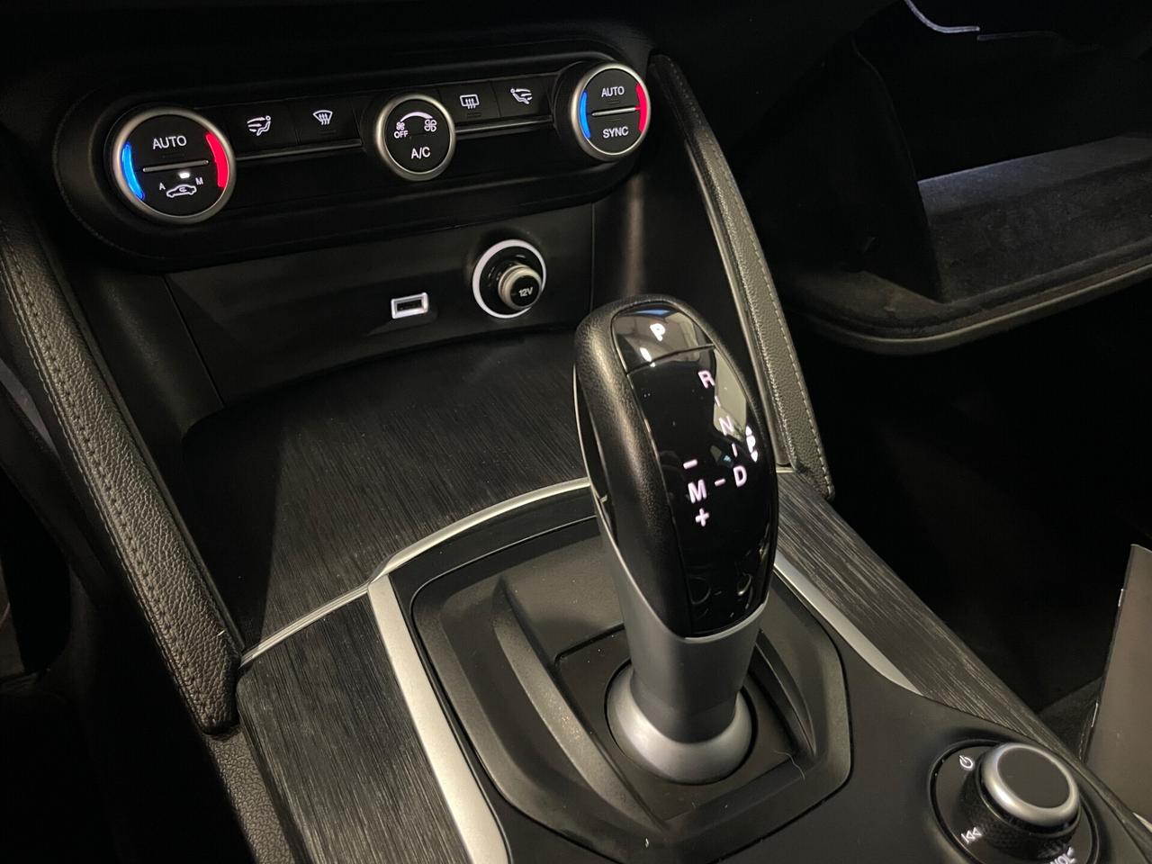 Alfa Romeo Stelvio 2.2 Turbodiesel 160 CV AT8 RWD Sport-Tech