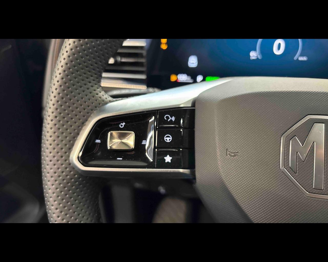 MG HS II 2024 - HS 1.5 hybrid+ Luxury auto