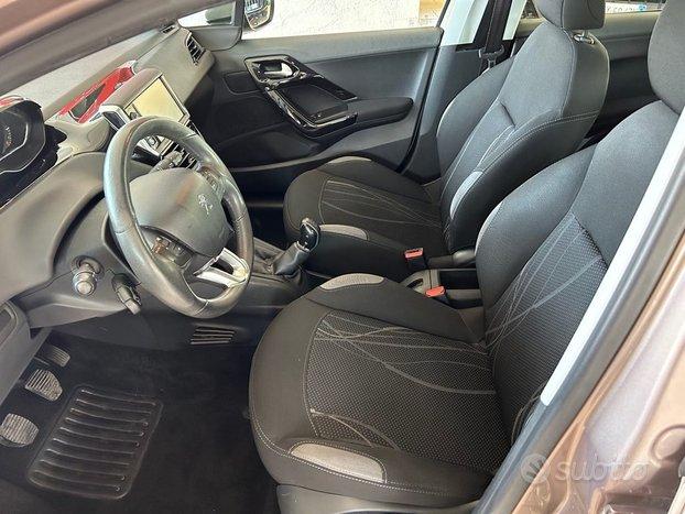 PEUGEOT 208 PureTech 82 5 porte Allure