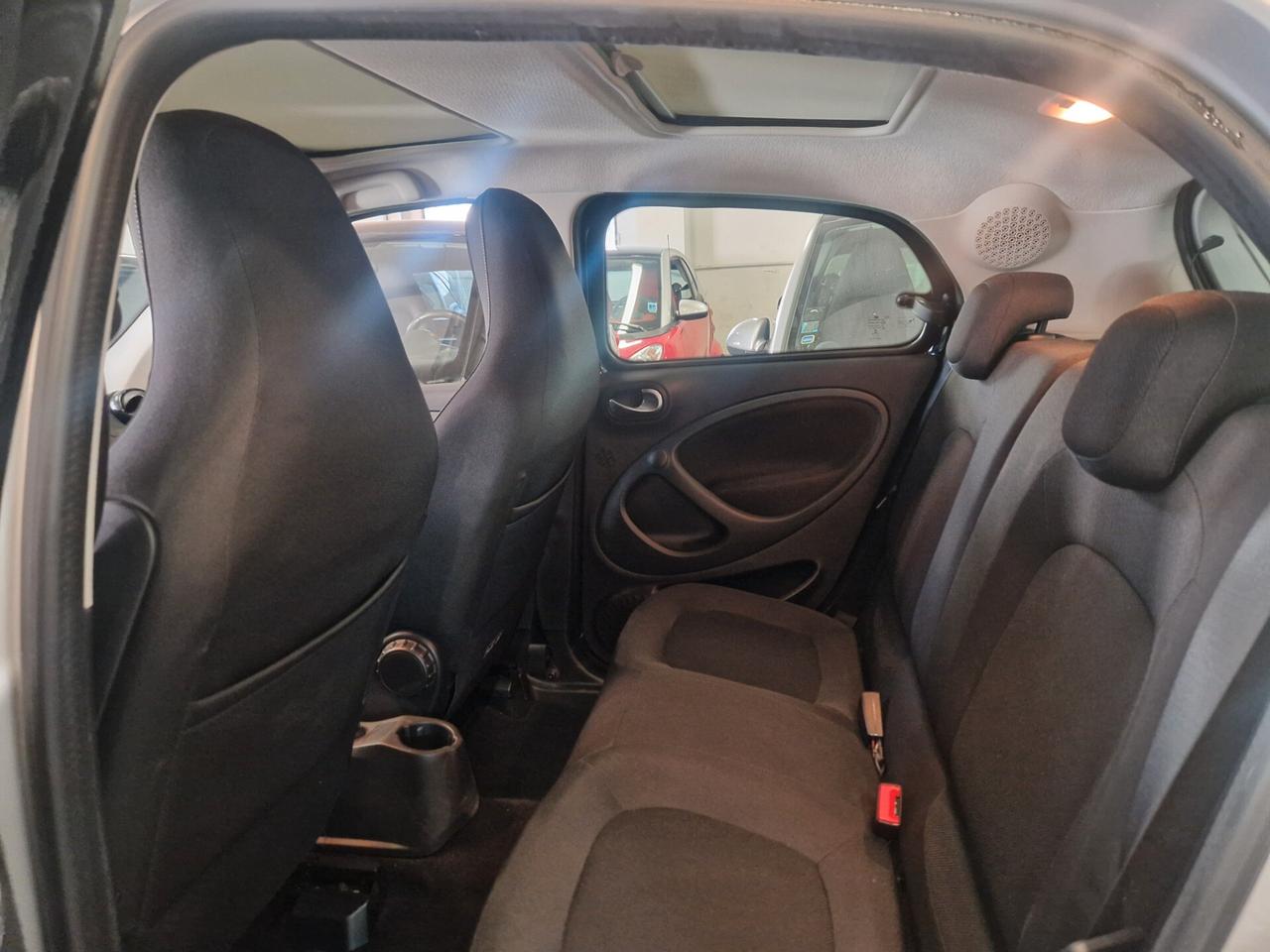 ForFour automatica solo 24000km passion garanzia