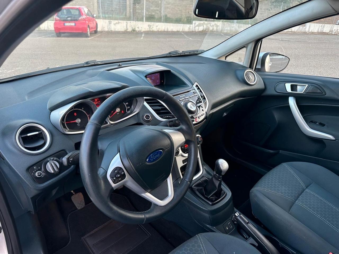 Ford Fiesta 1.4 TDCi 70CV 5 porte Titanium