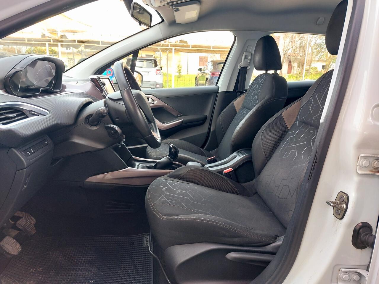 Peugeot 2008 1.4 HDi 68CV Active - 2014