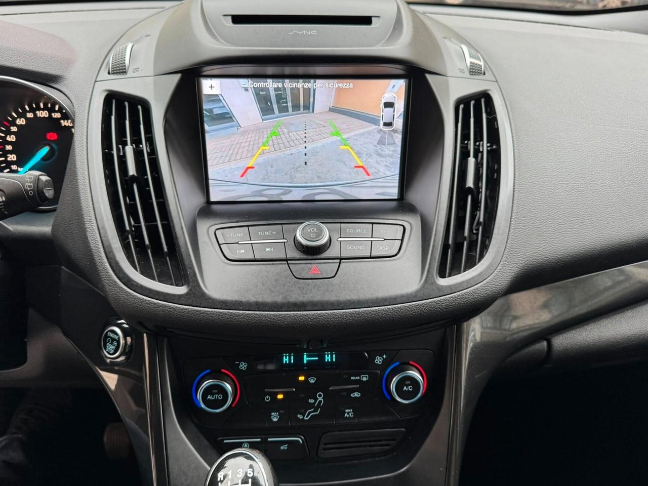 FORD KUGA 1.5 TDCI 120 CV. 2WD TITANIUM NAVI+RETROCAMERA