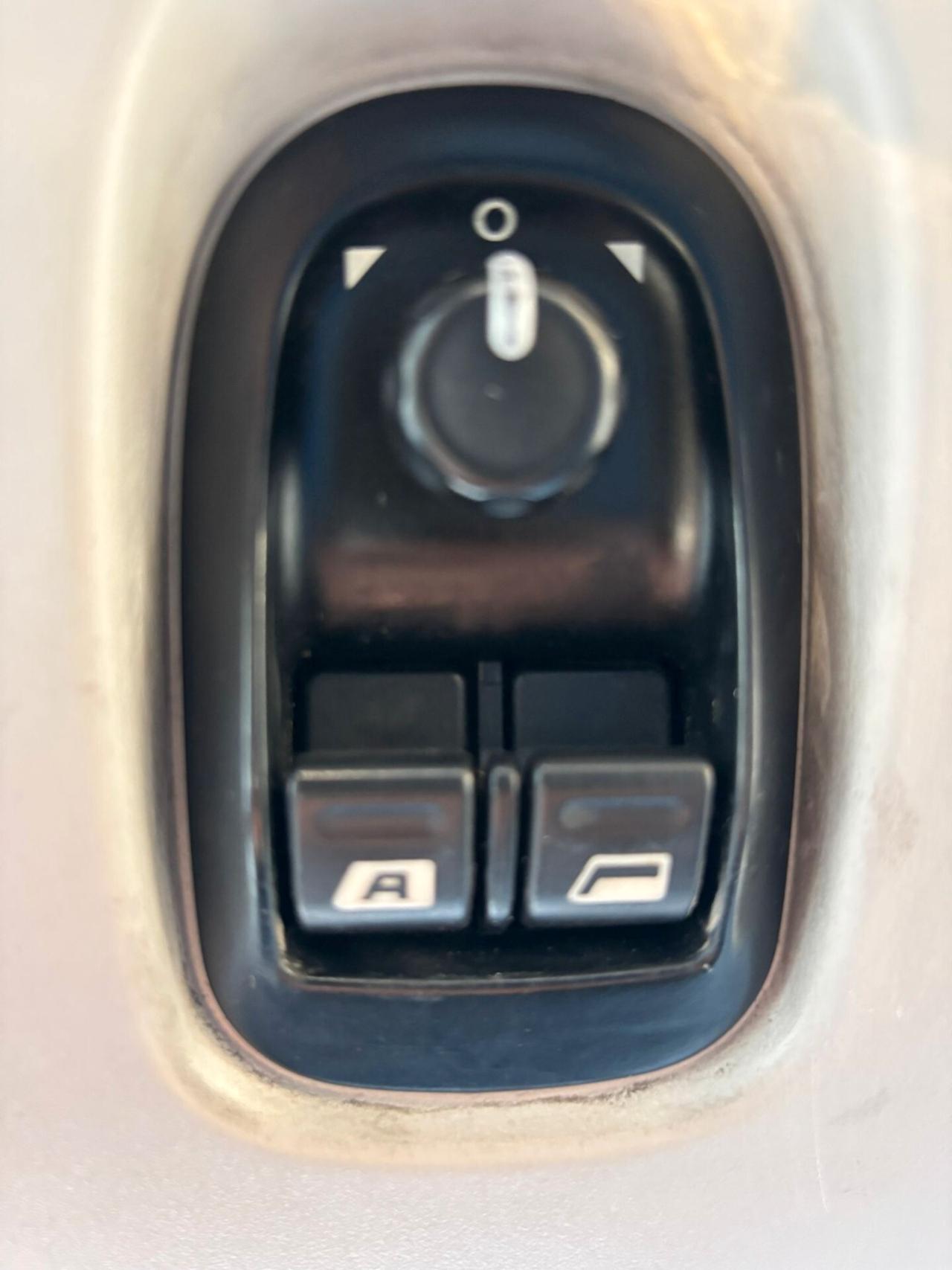 Fiat Scudo 1.9 JTD 110 CV – Trasporto Disabili | 6 posti + carrozzina